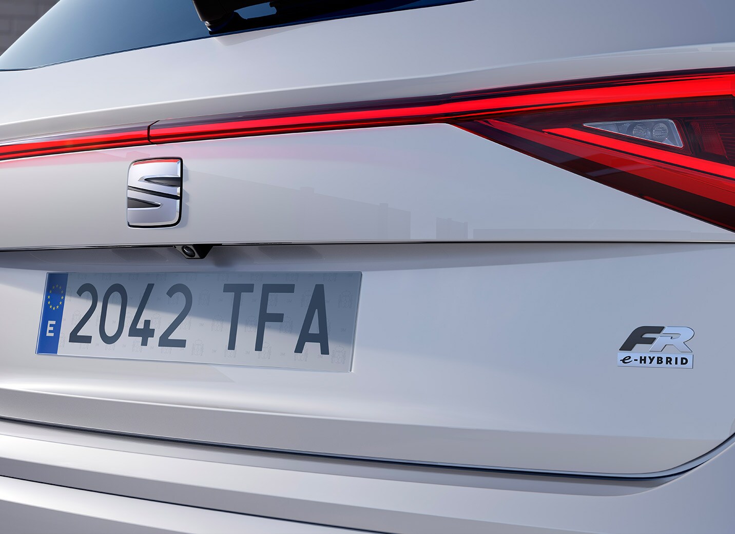 SEAT Tarraco e-HYBRID, reunasta reunaan ulottuva LED-takavalo