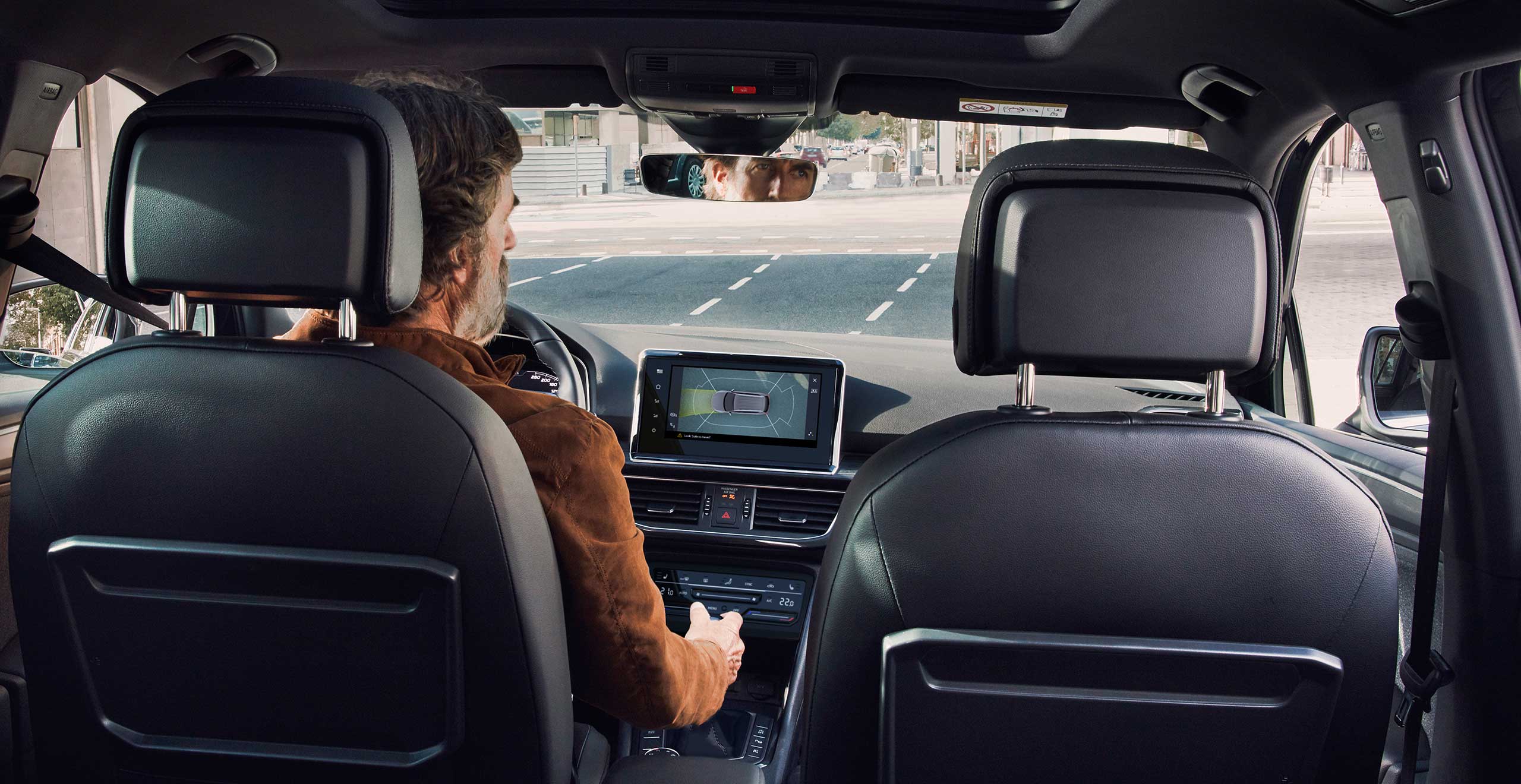SEAT Tarrac Navi System & Park assist